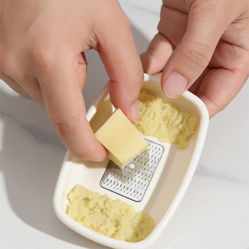 Baby fruit mash masher