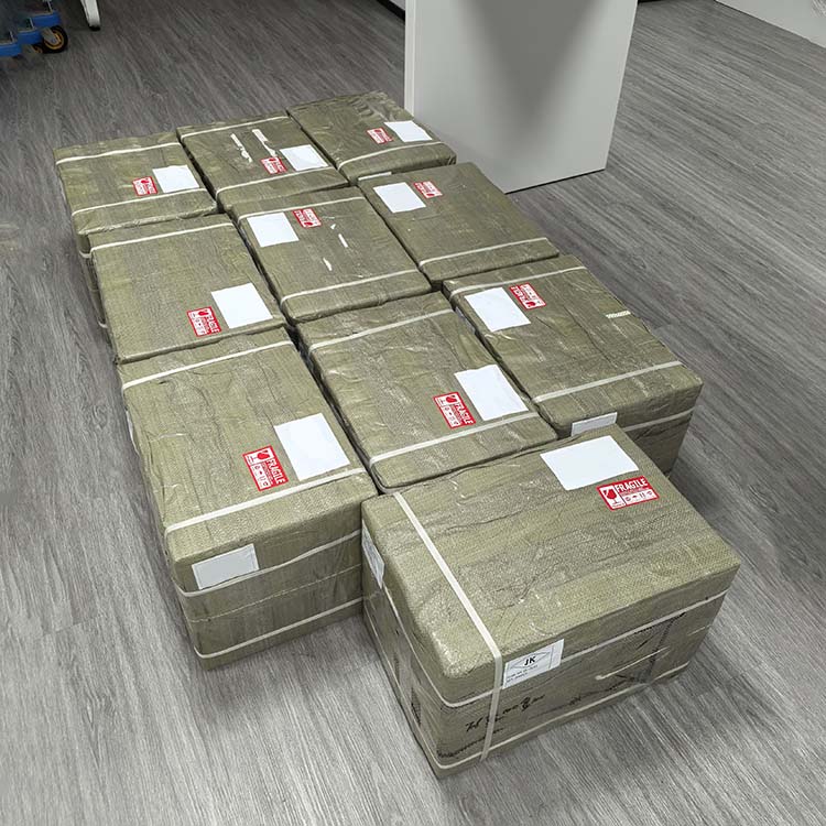 Ignite Your Life: Envio de 2.000 isqueiros premium para nosso valioso cliente na Bolívia!